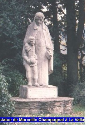 La Valla : statue de Marcellin Champagnat